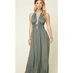 Maxi dress can be worn to any occasion.